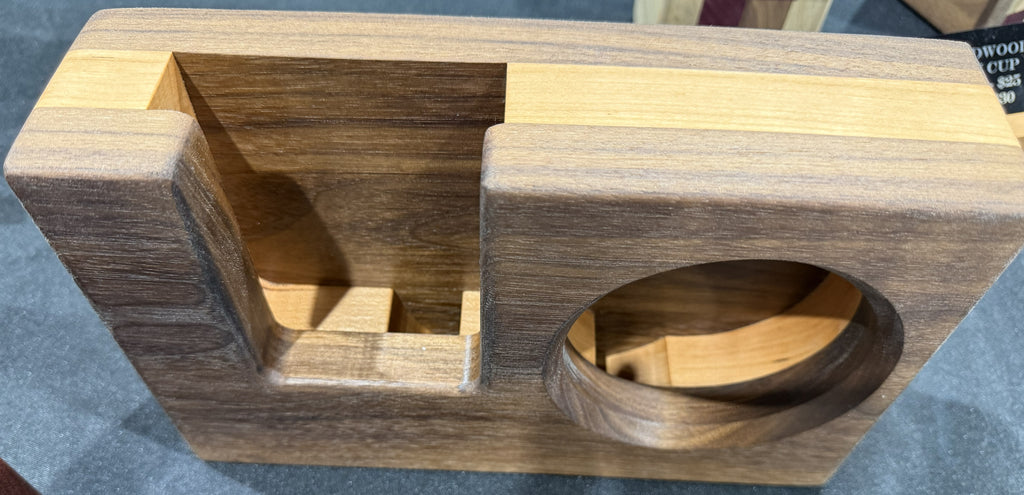 Passive phone music amplifier Walnut exterior with Cherry core