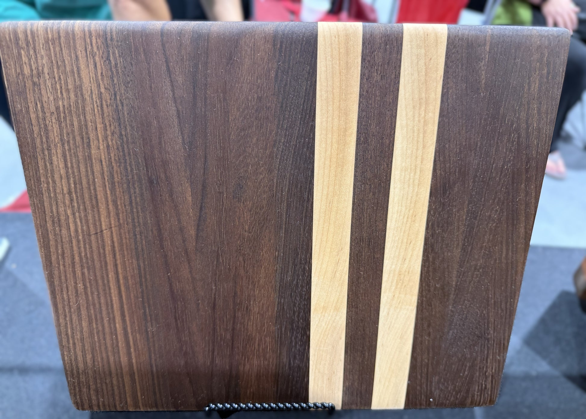 Medium walnut maple